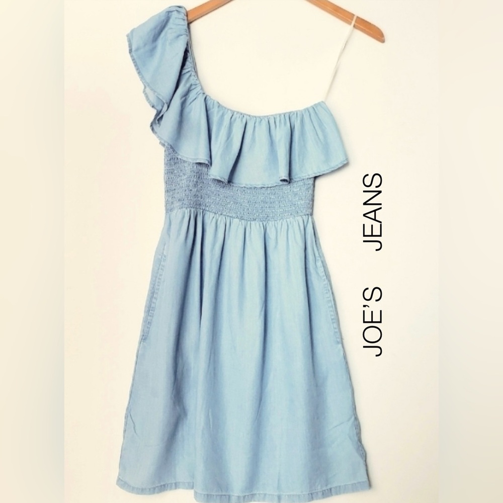 JOE’S JEANS Smocked Chambray Off the Shoulder Dress in Indigo Blue. So Soft!🦋